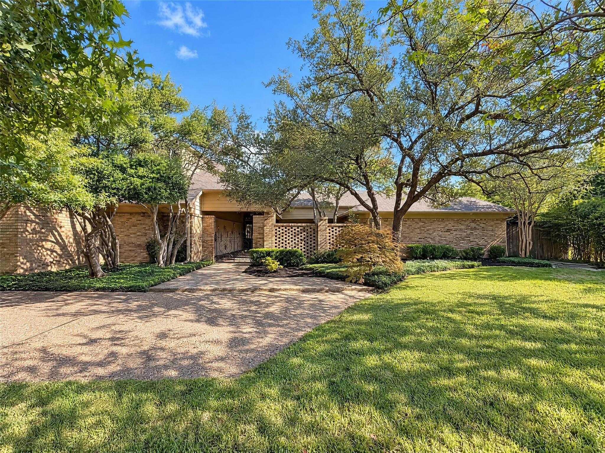 7266 Lupton Circle Dallas Texas United States, for Sale, residential, Joyce Kelly, Hummingbird Realty