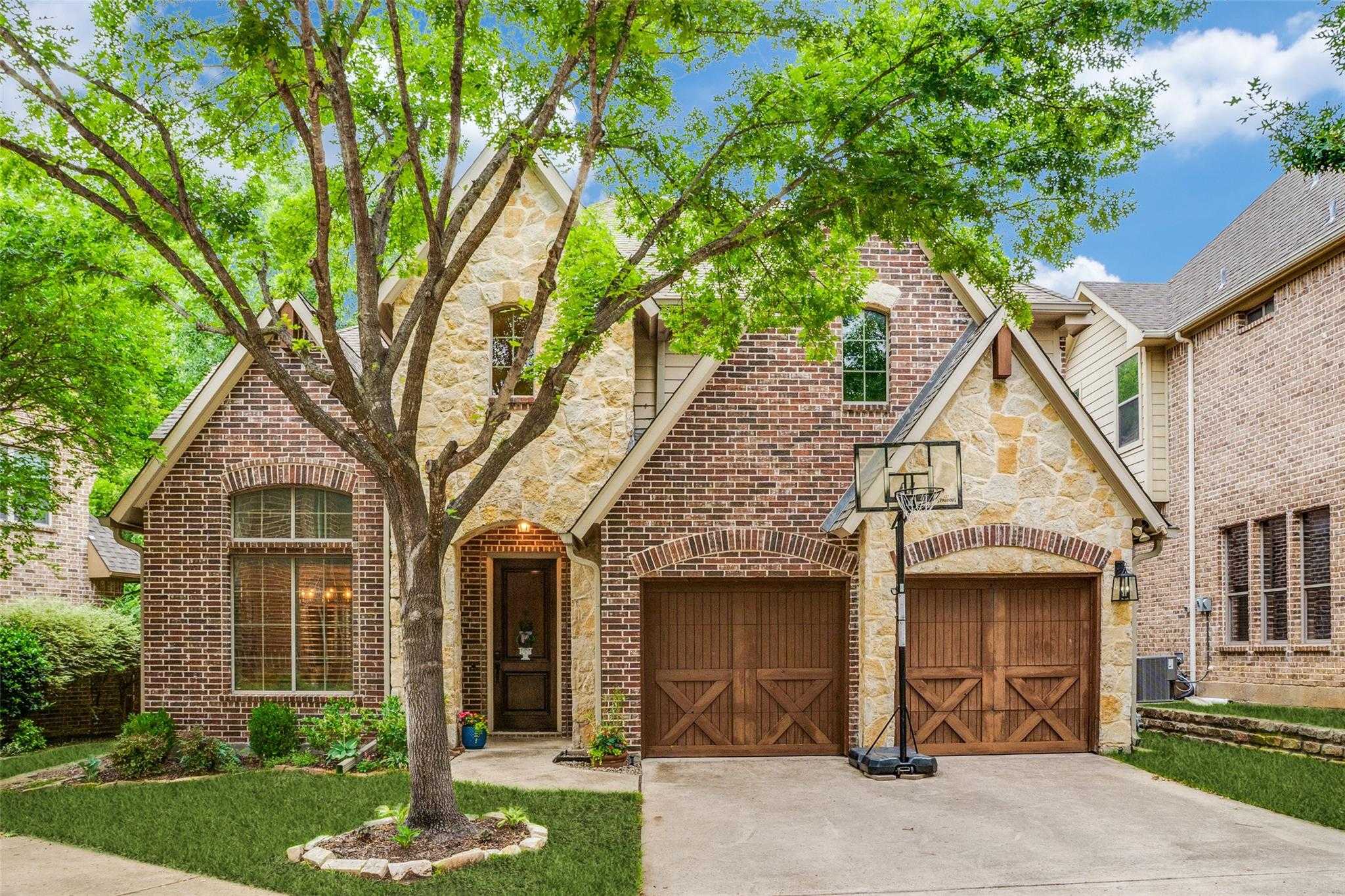 2242 Forest Hollow Park Dallas Texas United States, for Sale, residential, Joyce Kelly, Hummingbird Realty
