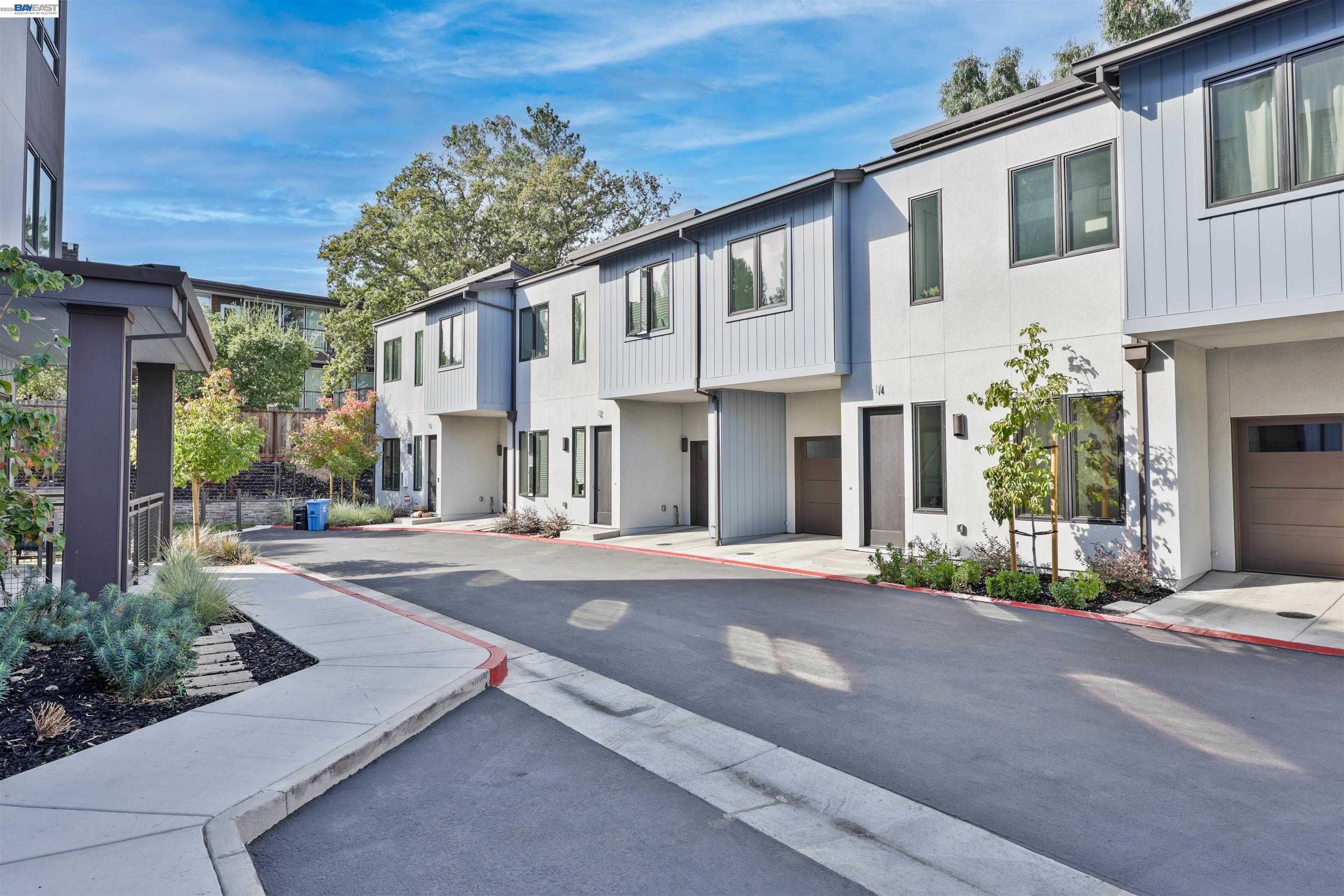 80 Woodbury Highlands Pl  APT 14 Lafayette California United States, for Sale, residential,  , Realty World - Champions