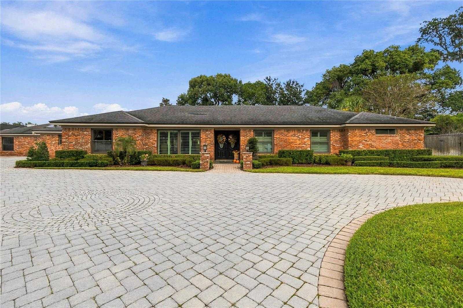 111 PINE TREE LANE Altamonte Springs Florida United States, for Sale, residential, Zaira Mejia, Spaces & Styles Group