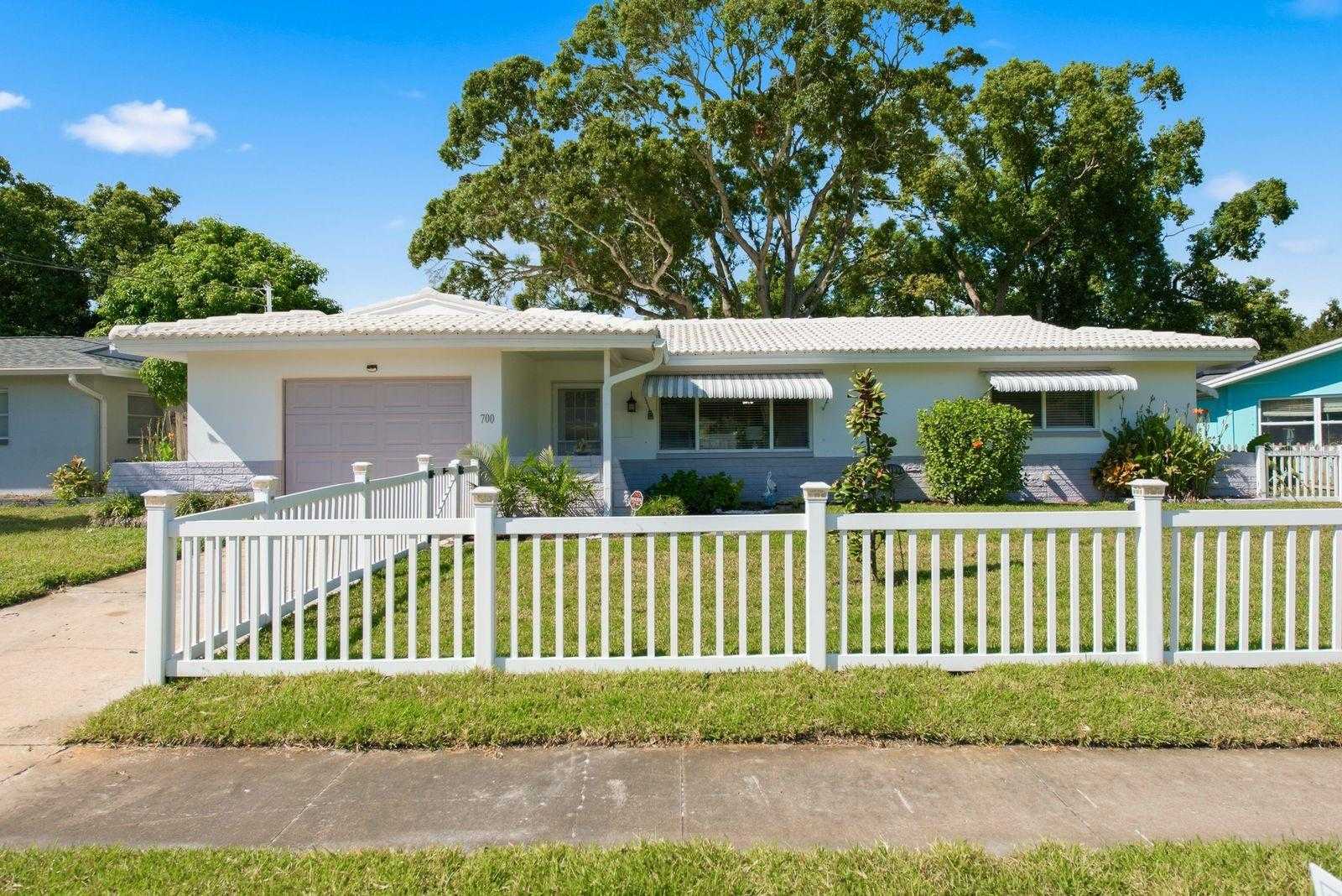 700 GERSHWIN DRIVE Largo Florida United States, for Sale, residential, , Real Estate Brokerage & Consultation, Inc