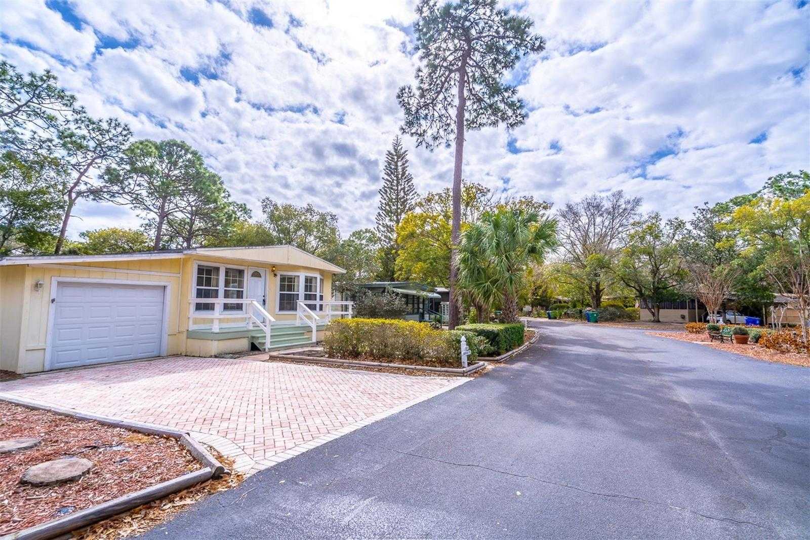 320 N FOREST BOULEVARD Lake Mary Florida United States, for Sale, commercial,  , Realty World Preferred