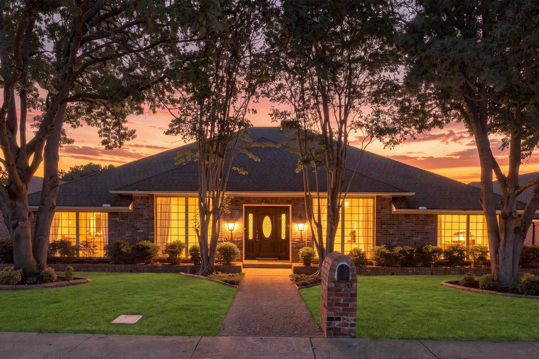 9501 Windy Knoll Drive Dallas Texas United States, for Sale, residential, Joyce Kelly, Hummingbird Realty