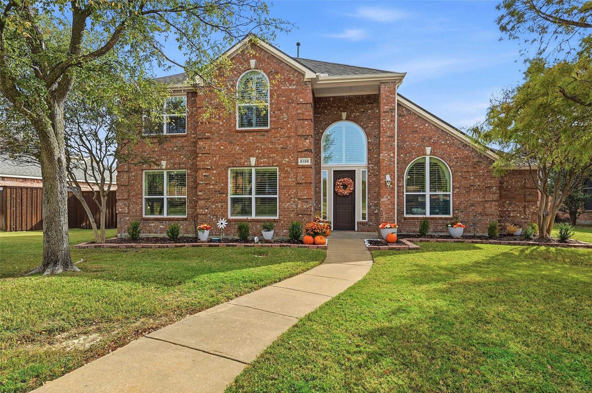8108 Spring Valley Lane Plano Texas United States, for Sale, residential, Joyce Kelly, Hummingbird Realty